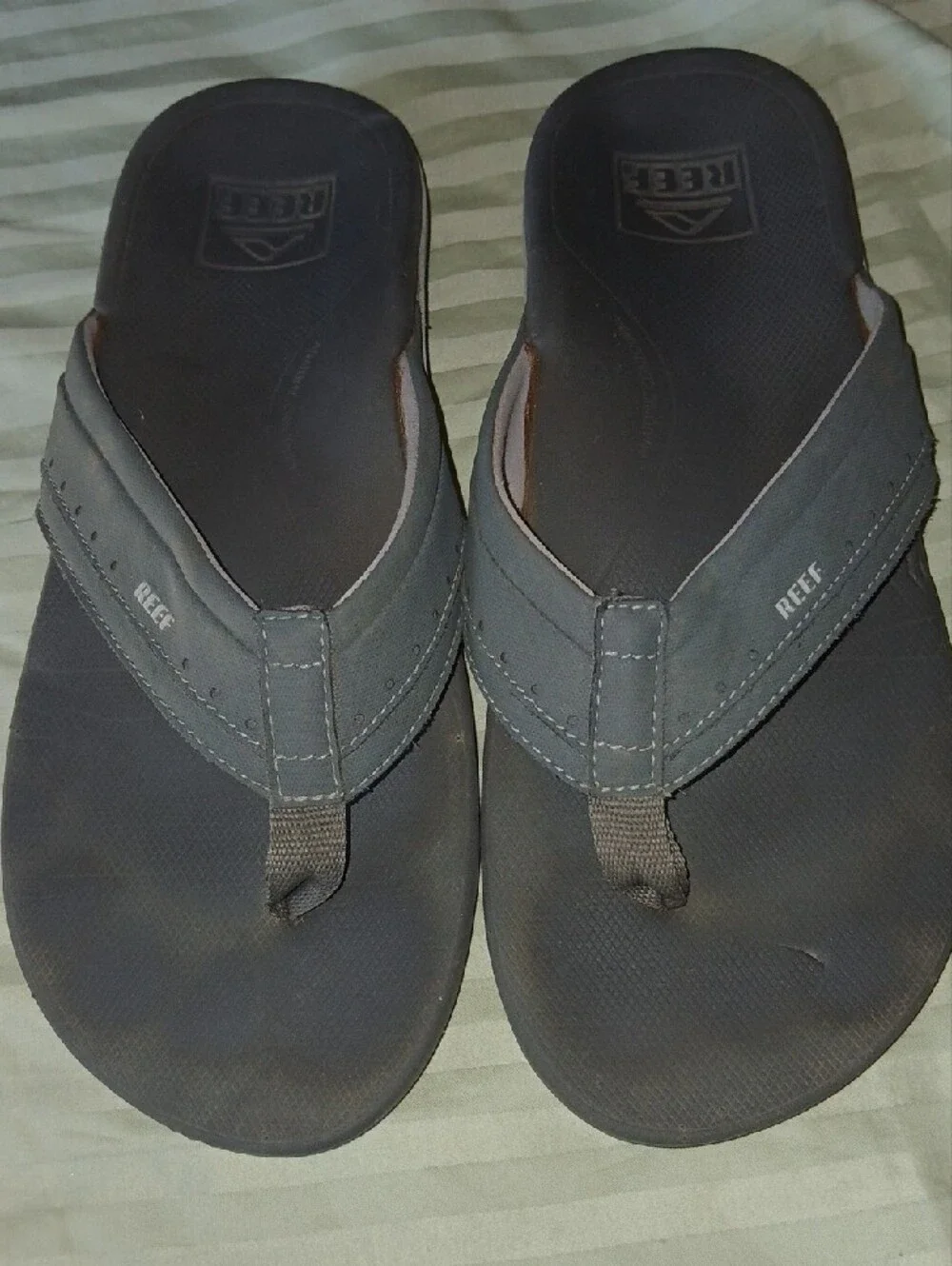 Reef Men's Black and Dark Gray Flip Flop Sandals Sz: 8